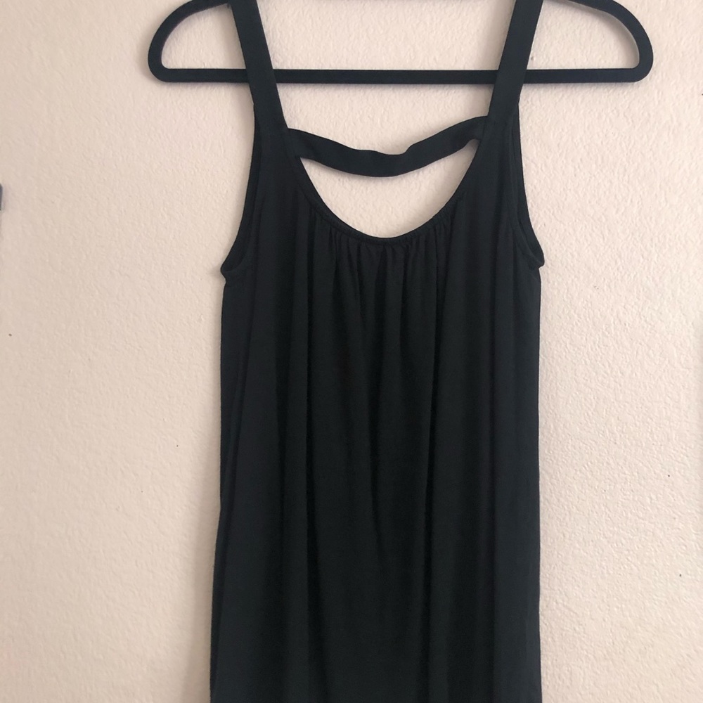Simple Tank Top - Picture 2 of 2
